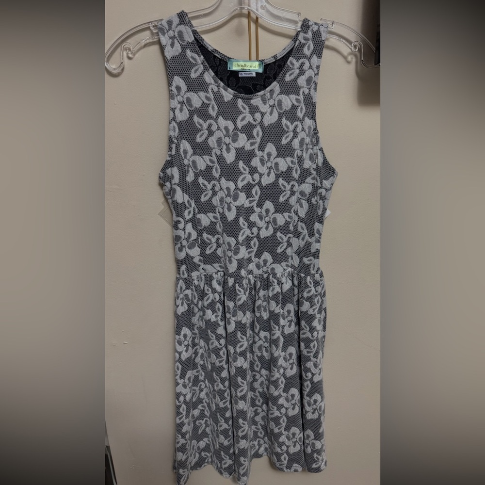New Chris & Carol Floral white & black sleeveless Dress Small